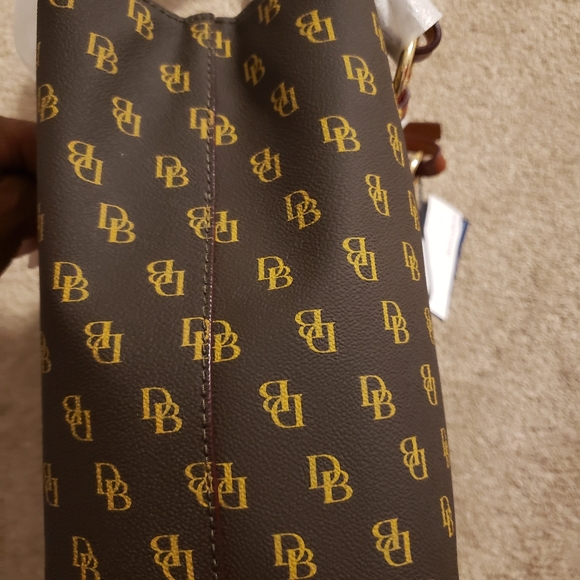 Dooney and Bourke small gretta Brianna w/pouch - Picture 12 of 13